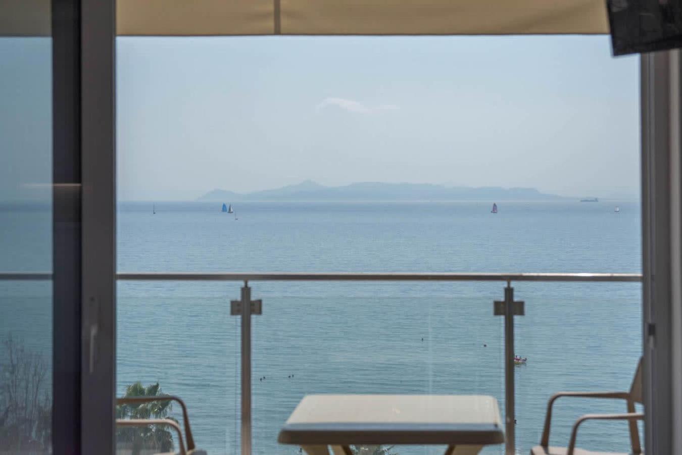 Breathtaking Seaview Studio In Athenian Riviera Eksteriør bilde